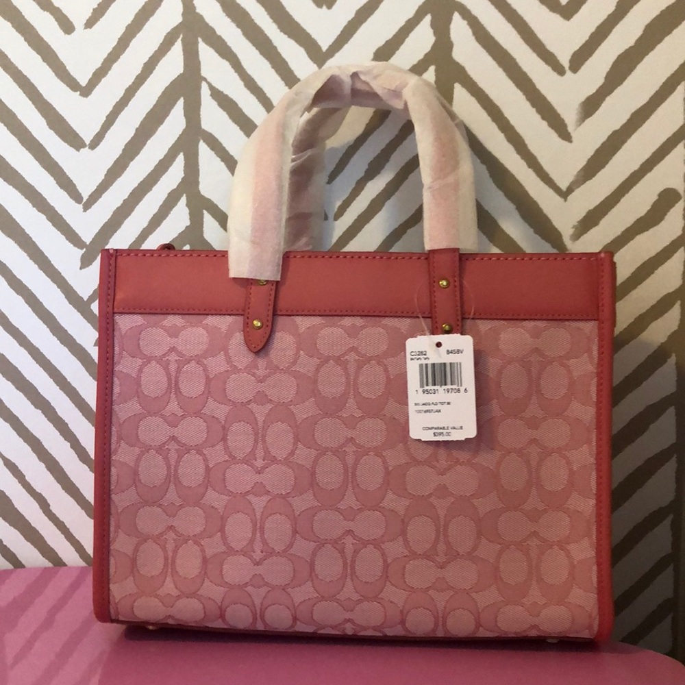 Brand new field tote